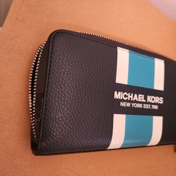 Michael Kors New York EST. 1981 NWOT Blue Large Leather Wallet - Picture 4 of 15